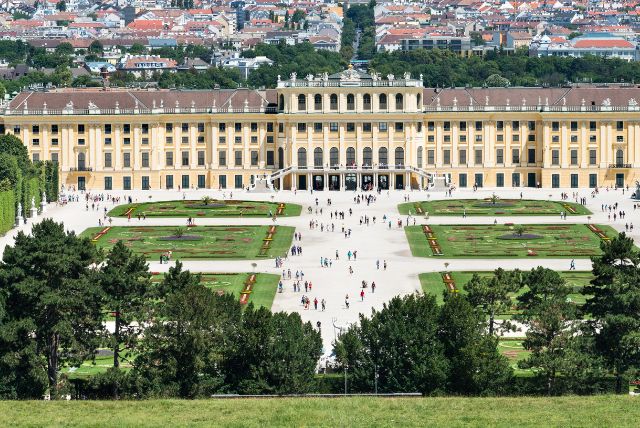 רשימת ימים ותאריכים מיוחדים במהלך השנה שארמון שנברון סגור