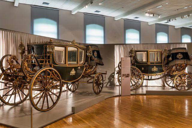 מוזיאון הכרכרות המלכותיות בארמון שנברון (Imperial Carriage Museum) credit to headout.com