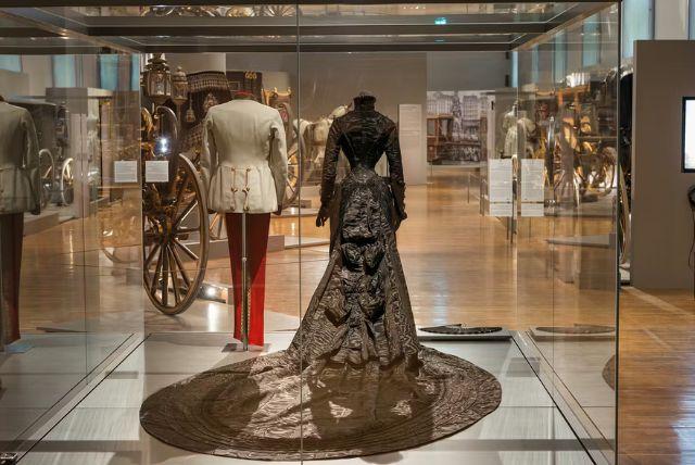 מוזיאון הכרכרות המלכותיות בארמון שנברון (Imperial Carriage Museum) credit to headout.com