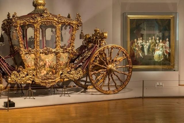 ציורי דיוקן קיסריים – בני בית הבסבורג בארמון שנברון credit to getyourguide.com