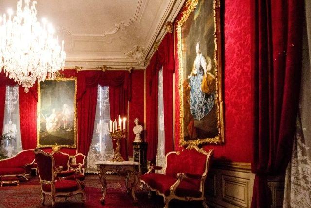 סלון הקיסרית אליזבת בארמון שנברון credit to getyourguide.com
