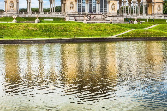 מזרקות ואמנות מים בארמון שנברון