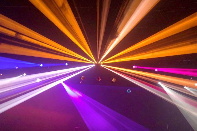 מופע אורות בארמון שנברון