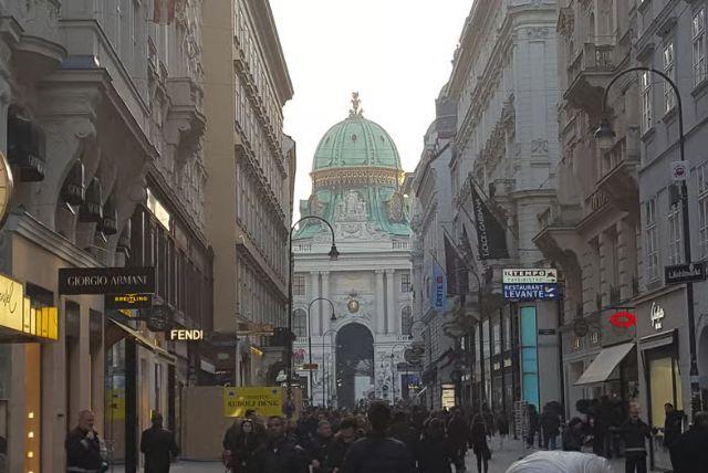 סיור מקיף בארמון שנברון ובגנים במשך 3 שעות credit to getyourguide.com