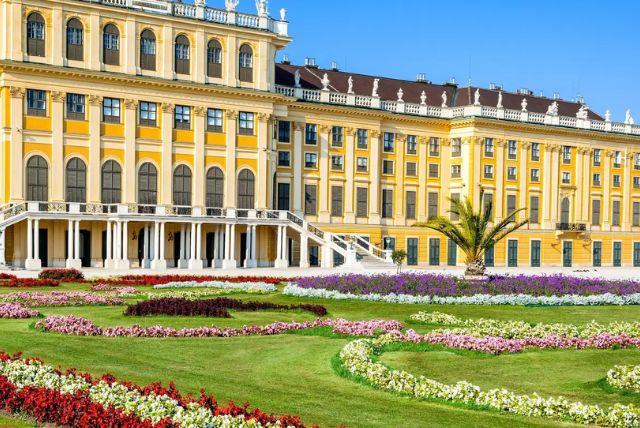 מתנות דיפלומטיות בארמון שנברון credit to getyourguide.com