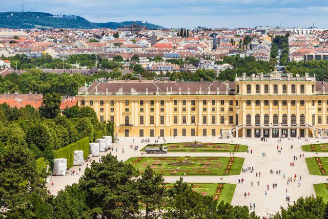 חדרי המשפחה הקיסרית בארמון שנברון