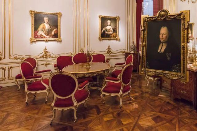 חדרי המגורים של הקיסרית אליזבת (סיסי) בארמון שנברון credit to getyourguide.com