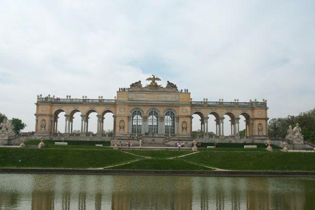 ההיסטוריה והייעוד של הגלורייטה בארמון שנברון
