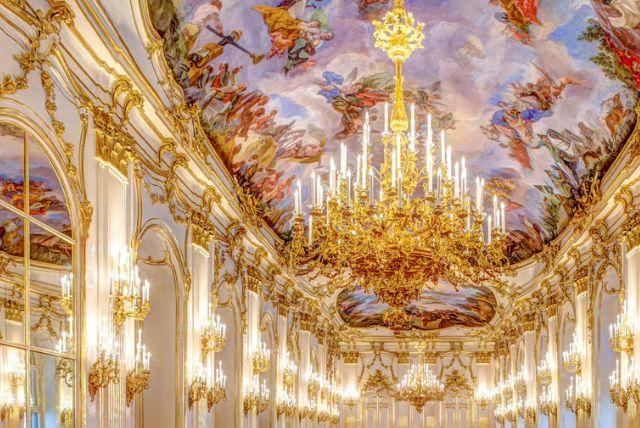 חדר ההלבשה של הקיסרית בארמון שנברון credit to getyourguide.com