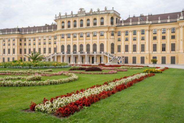 הגנים הקיסריים של שנברון – מבט כללי