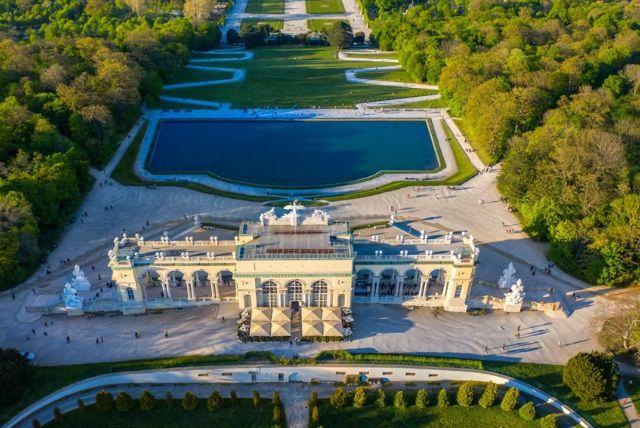 כרטיסי כניסה לארמון שנברון כולל דילוג על התורים + ארוחת צהריים במסעדת Joseph II credit to tiqets.com