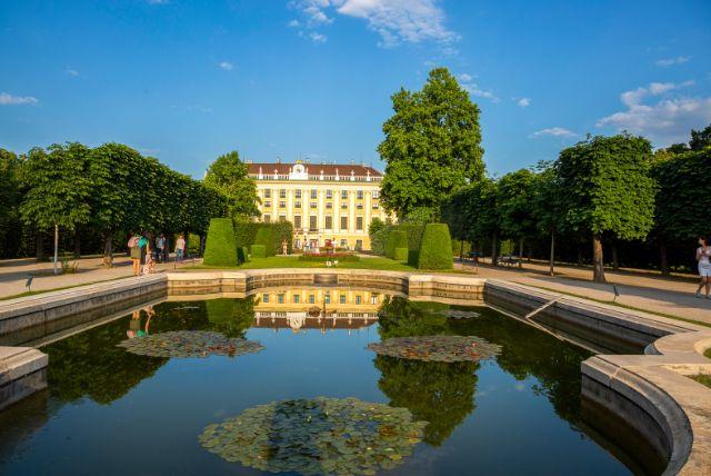 השפעת סין ויפן על עיצוב הארמון