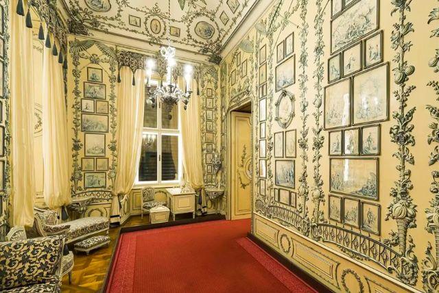 כרטיס משולב: כניסה לארמון שנברון + כניסה לגן החיות credit to headout.com