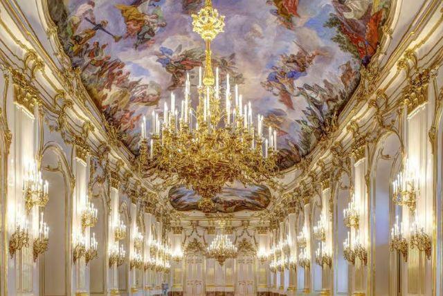 כרטיס לילה / ערב לארמון שנברון אחרי שעות הפתיחה הרגילות credit to getyourguide.com