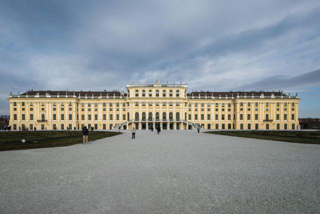 מגבלות צילום במוזיאון בארמון שנברון