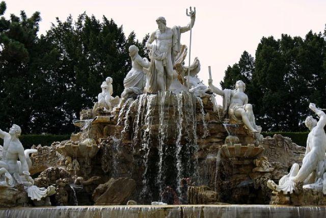 הסיור הארוך בארמון שנברון - GRAND TOUR credit to getyourguide.com