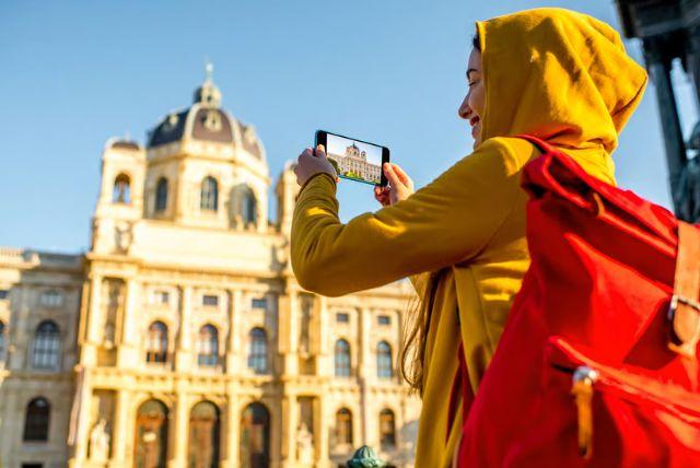 יום טיול מודרך ברחבי וינה עם רכב כולל כרטיסים לארמון שנברון credit to getyourguide.com
