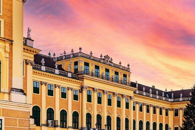 החדרים הקשורים לנפוליאון בארמון בארמון שנברון