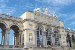 בית הקפה בגלורייטה – חוויה קיסרית בארמון שנברון