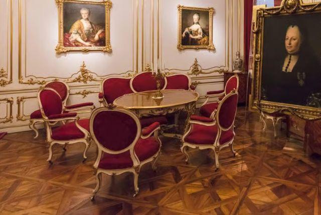 חדרים מיוחדים ובעלי חשיבות היסטורית בארמון שנברון credit to getyourguide.com