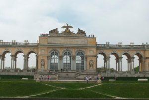 חיקוי מול מקור בארמון שנברון - איך לזהות