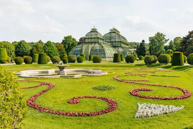 כרטיסים לסיור ברכבת של ארמון שנברון בוינה credit to getyourguide.com