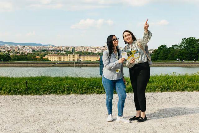 כרטיסים לסיור ברכבת של ארמון שנברון בוינה credit to getyourguide.com