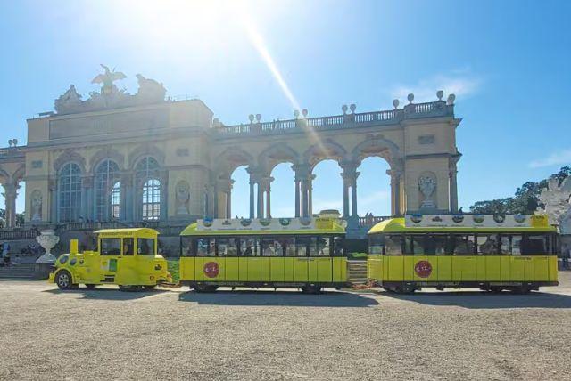 כרטיסים לסיור ברכבת של ארמון שנברון בוינה credit to getyourguide.com