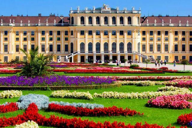 ארמון שנברון בפעם הראשונה credit to getyourguide.com