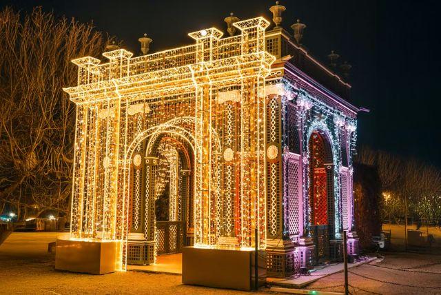 ארמון שנברון מופע אורות credit to headout.com