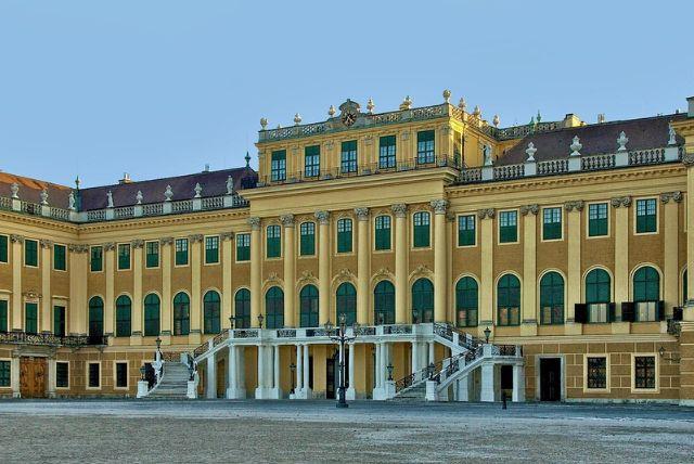 ארמון שנברון מבחוץ - מה חשוב לדעת?