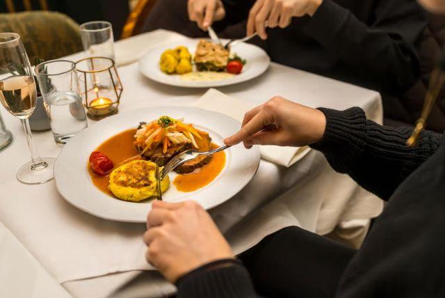 ארוחת ערב וקונצרט בארמון שנברון בוינה credit to getyourguide.com