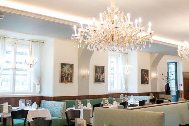 ארוחת ערב במסעדה המפורסמת של ארמון שנברון Gerstner KuK Hofzuckerbäcker credit to getyourguide.com