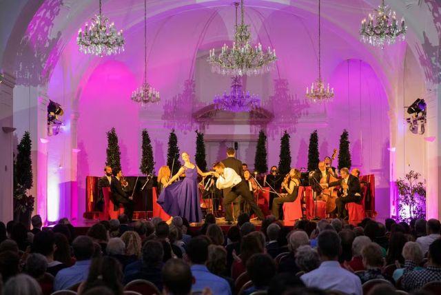 ארמון שנברון בלילה credit to tiqets.com