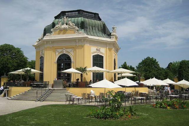 ארמון שנברון וגן החיות - כרטיס משולב credit to tiqets.com