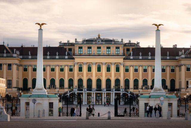 אירוע חג המולד בערב בגני ארמון שנברון