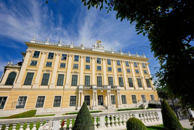 איך הארמון “מדבר” אל המבקר