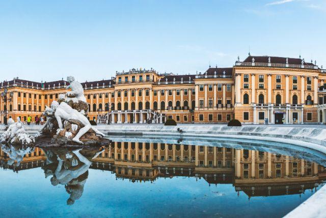 אולם הדיוקנאות הקיסריים בארמון שנברון