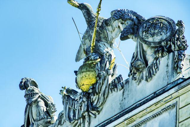 אומנות דקורטיבית בארמון שנברון