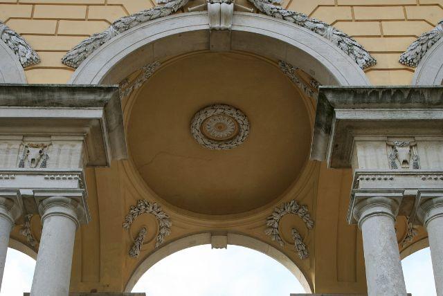 אומנות אוריינטלית ו”האופנה הסינית” בארמון שנברון