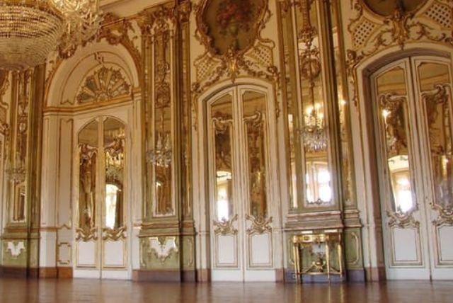 אולם המראות בארמון שנברון: עיצוב, מראות ופרטים נסתרים credit to headout.com