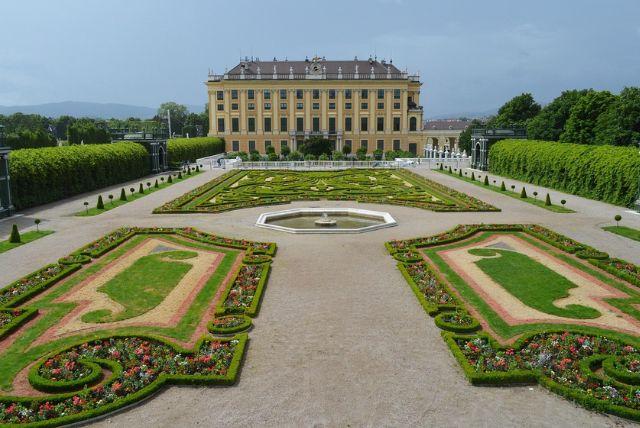 ארמון שנברון עם ילדים - טיפים והמלצות