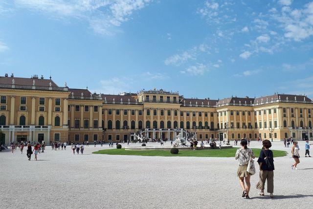 ארמון שנברון סיור מודרך או ביקור עצמאי?